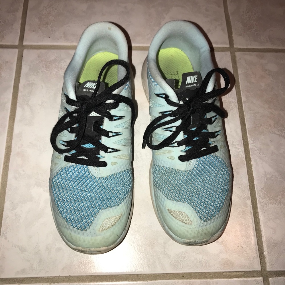 Nike free 5.0 size 8 blue tennis shoes
